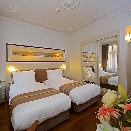 Hotel Taxim Lounge 4*
