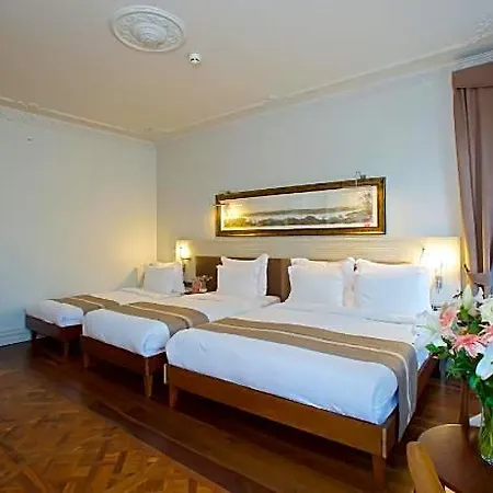 Hotel Taxim Lounge 4*