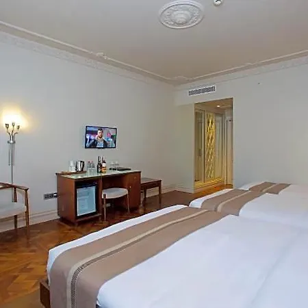 Taxim Lounge 4*